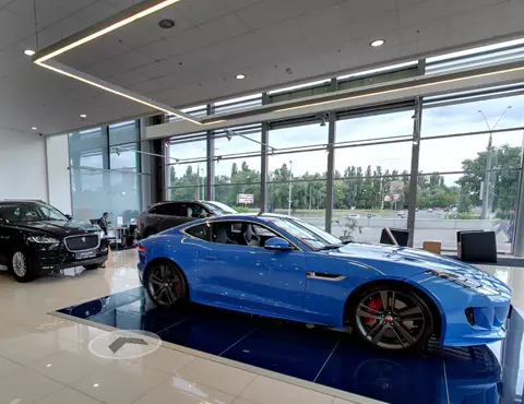 Дилерський центр "JAGUAR"