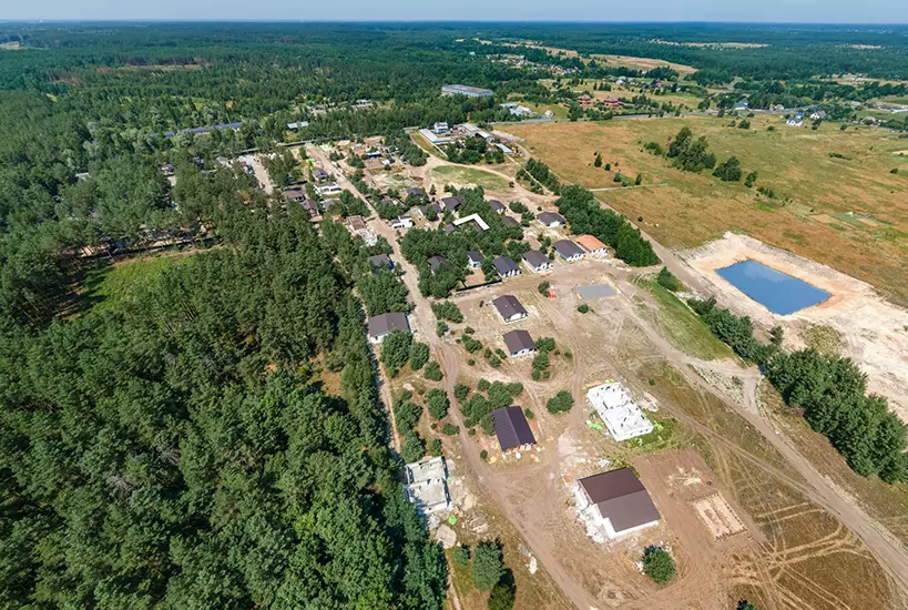 КОТЕДЖНЕ МІСТЕЧКО ЯЛИНКОВЕ